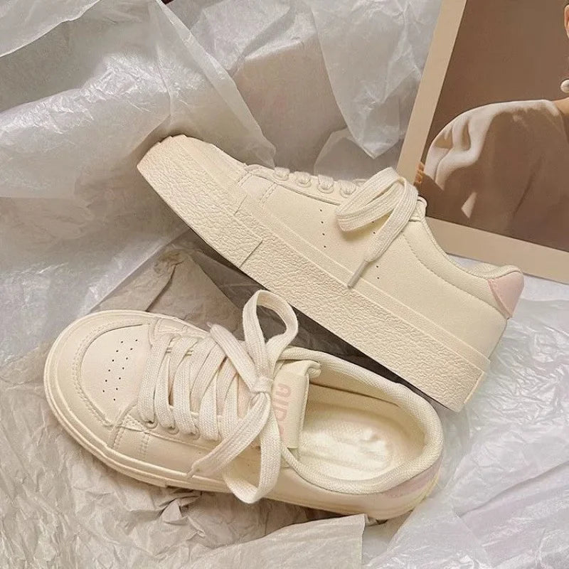 Zapatos de mujer de cuero con suela gruesa y cremosa, de corte bajo, elegantes y versátiles, estilo nuevo para otoño, para estudiantes, planos