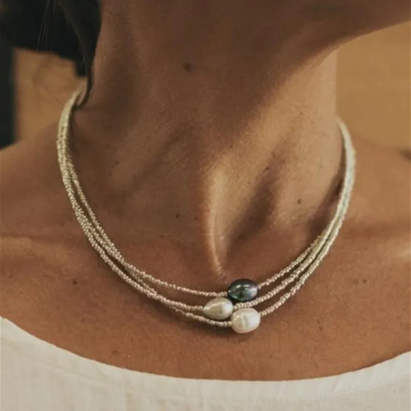 Collar de perlas de agua dulce naturales hecho a mano, moderno y artístico, con colgante de cuentas de arroz estilo retro.