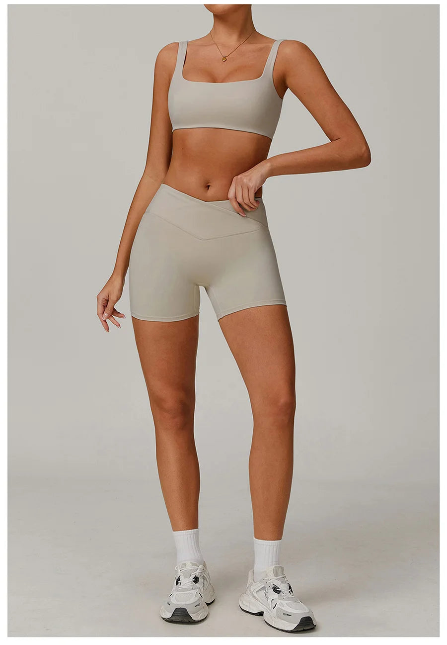 Nuevo conjunto de yoga para mujer, ropa deportiva para gimnasio, sujetador deportivo y pantalones cortos, conjuntos de leggings, atuendos de sensación desnuda, ropa deportiva femenina, chándal