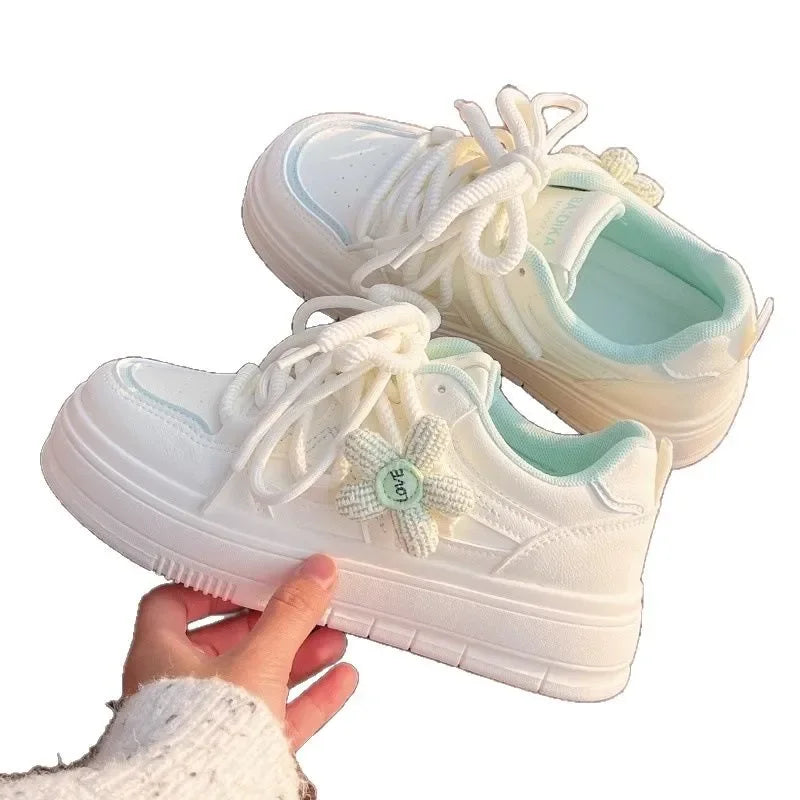 Zapatillas deportivas elegantes de suela gruesa para mujer, informales, versátiles, blancas, para primavera y verano, ideales para faldas.