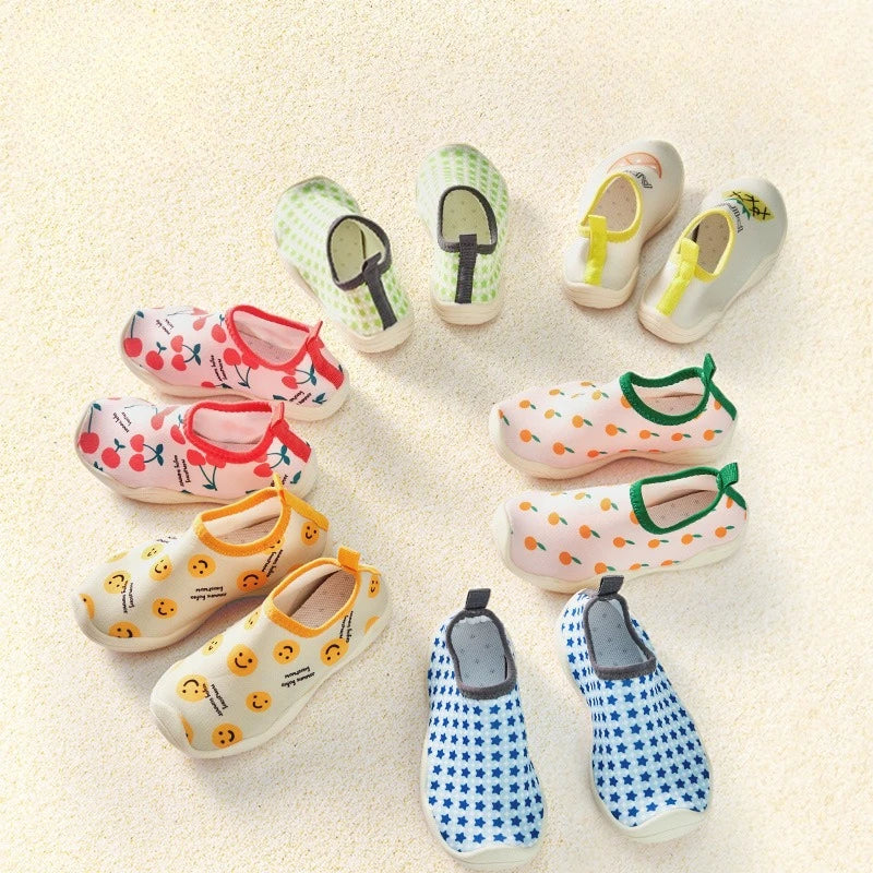 Zapatillas de senderismo para niños, zapatos de agua con suela blanda para niños, calzado antideslizante de dibujos animados para playa, para nadar descalzo