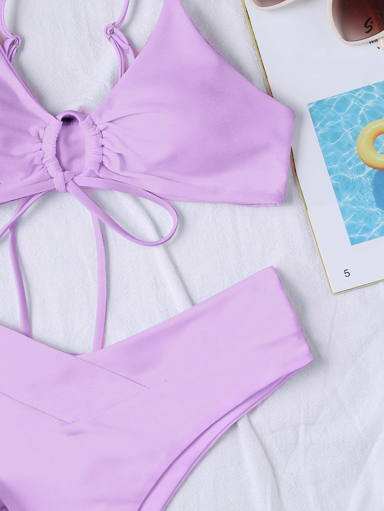 Nuevo conjunto de bikini de alta elasticidad para verano de 2025, dos piezas, color sólido, con cordones, traje de baño sexy para mujer, traje de baño de playa.