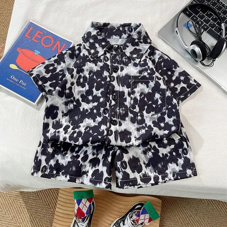 Ropa para niños 2025, nuevo traje de flores de moda para bebé, camisa de manga corta, pantalones cortos, elegante conjunto de dos piezas de pantalones cortos casuales retro.