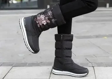 Botas de nieve para mujer, botas de invierno con plataforma, botas gruesas de felpa, impermeables y antideslizantes, zapatos de invierno de moda para mujer, botas cálidas de piel para mujer
