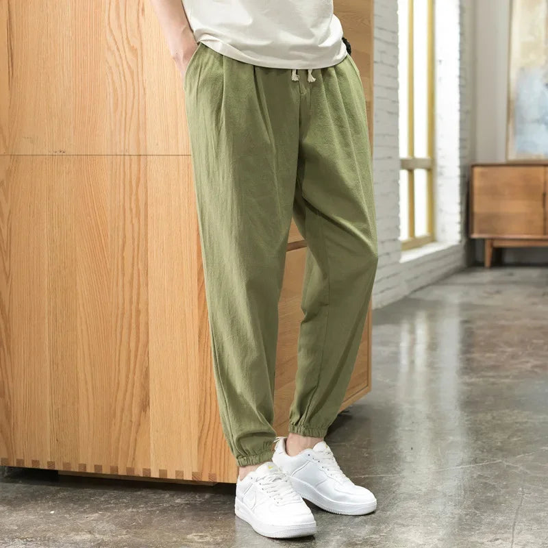 Pantalones casuales ligeros de primavera y verano para hombre, pantalones cortos coreanos de moda, pantalones cargo adelgazantes de pie pequeño para hombre