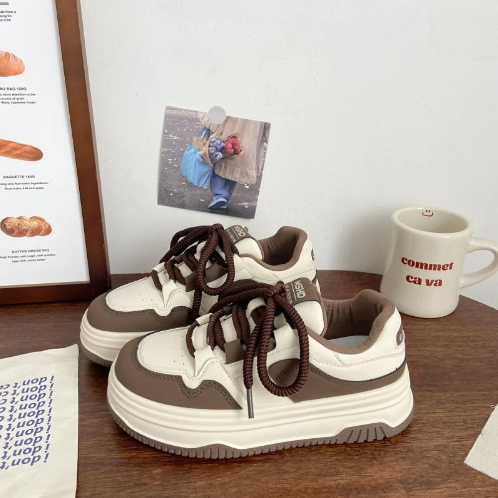 Zapatos de suela gruesa para niños (primavera de 2025), versátiles, ligeros, con aumento de altura, para pan, deportivos informales.