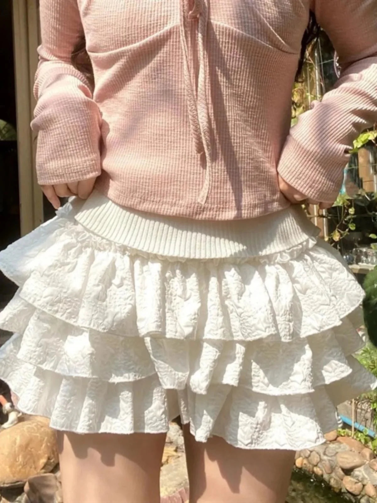 Falda corta estilo Lolita Kawaii para mujer, minifalda plisada blanca con volantes, capas de patchwork y cintura alta, para verano de 2024