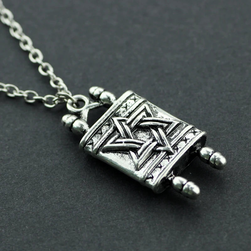 Collar con colgante religioso para hombre y mujer, con amuleto de la Estrella de David, rollo de la Torá, hebreo judío