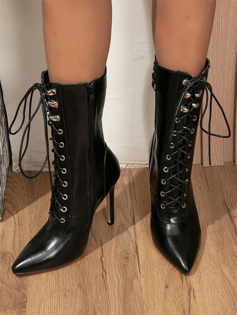 Botas Chelsea negras de moda para mujer, de piel sintética de alta calidad, con punta puntiaguda, para fiestas, discotecas, tacones de aguja, cremallera y cordones.