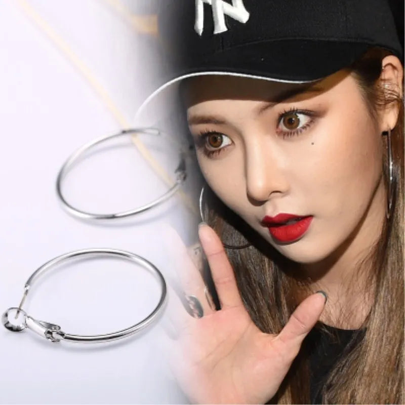 Nuevos pendientes de aro con forma de círculo hueco geométrico de moda, joyería de moda, pendientes de hipérbole para mujer, regalo para niñas