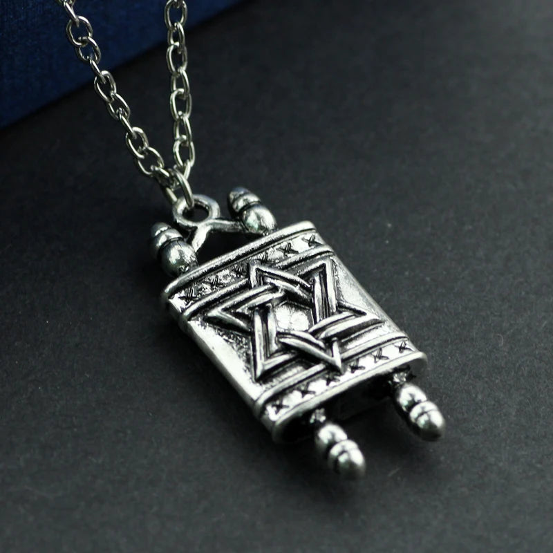 Collar con colgante religioso para hombre y mujer, con amuleto de la Estrella de David, rollo de la Torá, hebreo judío