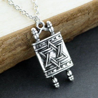 Collar con colgante religioso para hombre y mujer, con amuleto de la Estrella de David, rollo de la Torá, hebreo judío