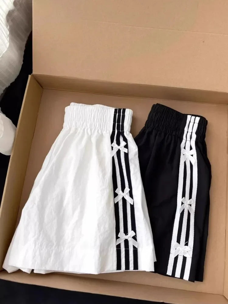 Pantalones cortos deportivos coreanos de Goft con lazo dulce a rayas en blanco y negro, pantalones deportivos de moda de verano, cómodos, transpirables, de secado rápido