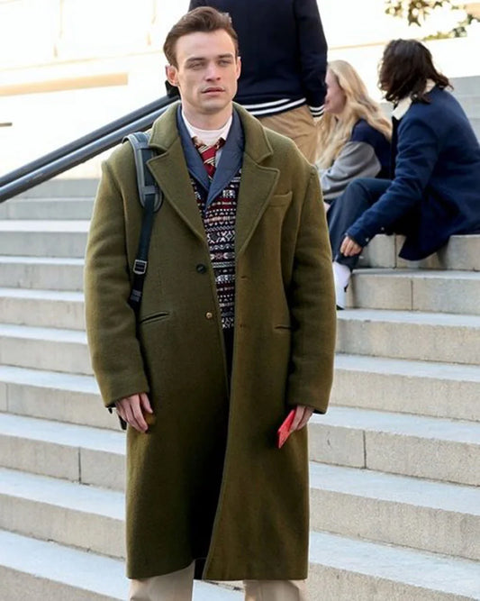 Abrigo verde de Thomas Doherty Gossip Girl temporada 2