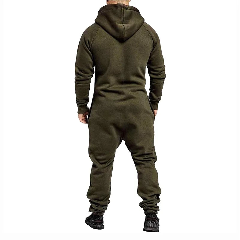Monos deportivos de hombre con capucha, forro polar, bolsillos, manga larga y cremallera en color de contraste.