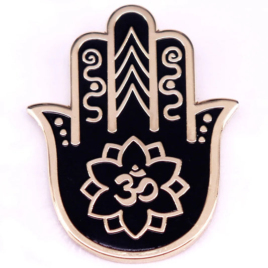 Pin esmaltado con el símbolo Om Ohm de la mano de Hamsa, accesorio decorativo para sombreros y mochilas.