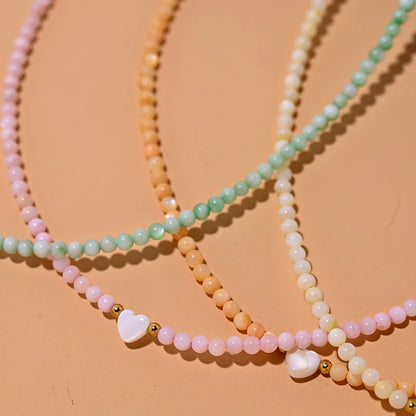 MOON GIRL Gargantilla de corazón con cuentas de nácar, collar de concha natural teñida a la moda para mujer, collar de acero inoxidable para mujer