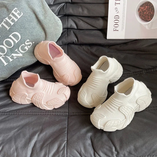 2025 Nuevos zapatos de papá para niñas con suela gruesa de un pie, suelas suaves y caña alta para primavera y otoño, zapatos deportivos para niños