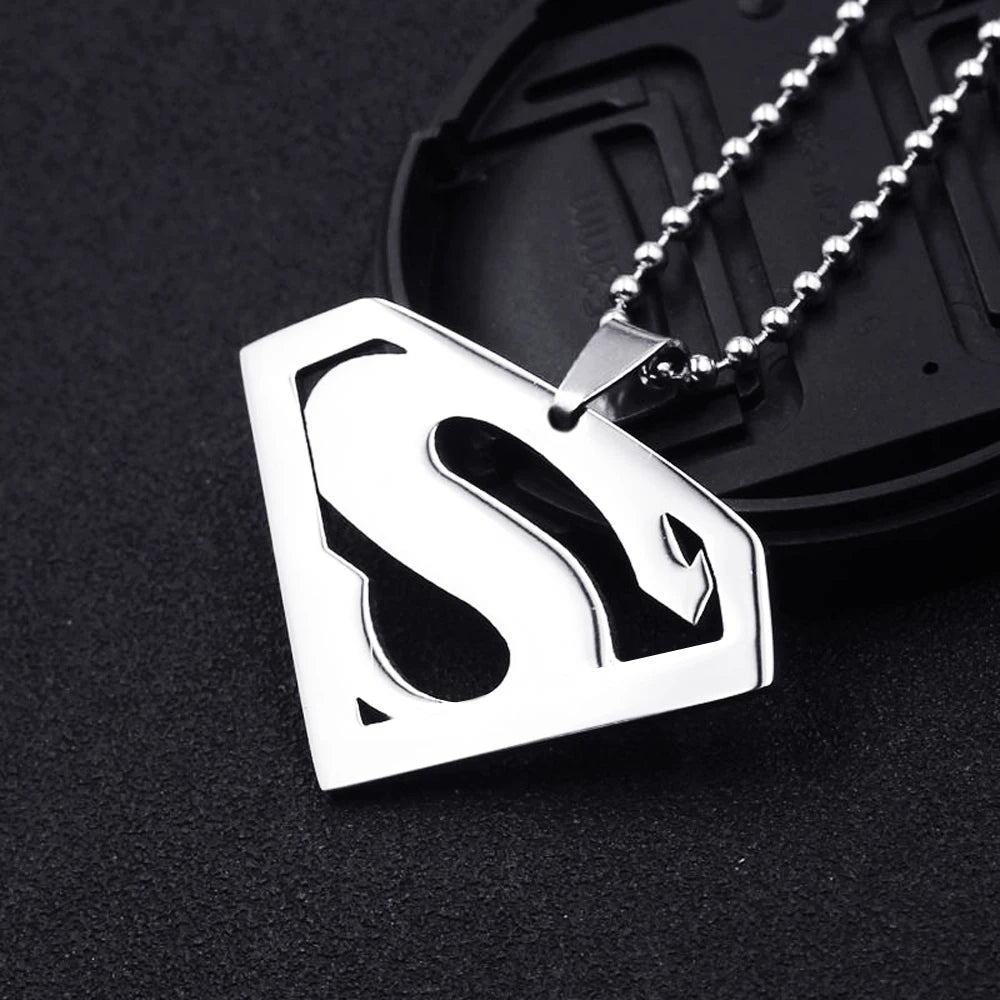 STEELBROS - Colgante de acero inoxidable pulido de alta calidad con diseño de película de anime, superhéroe, para hombre, regalo de joyería para niños y niñas