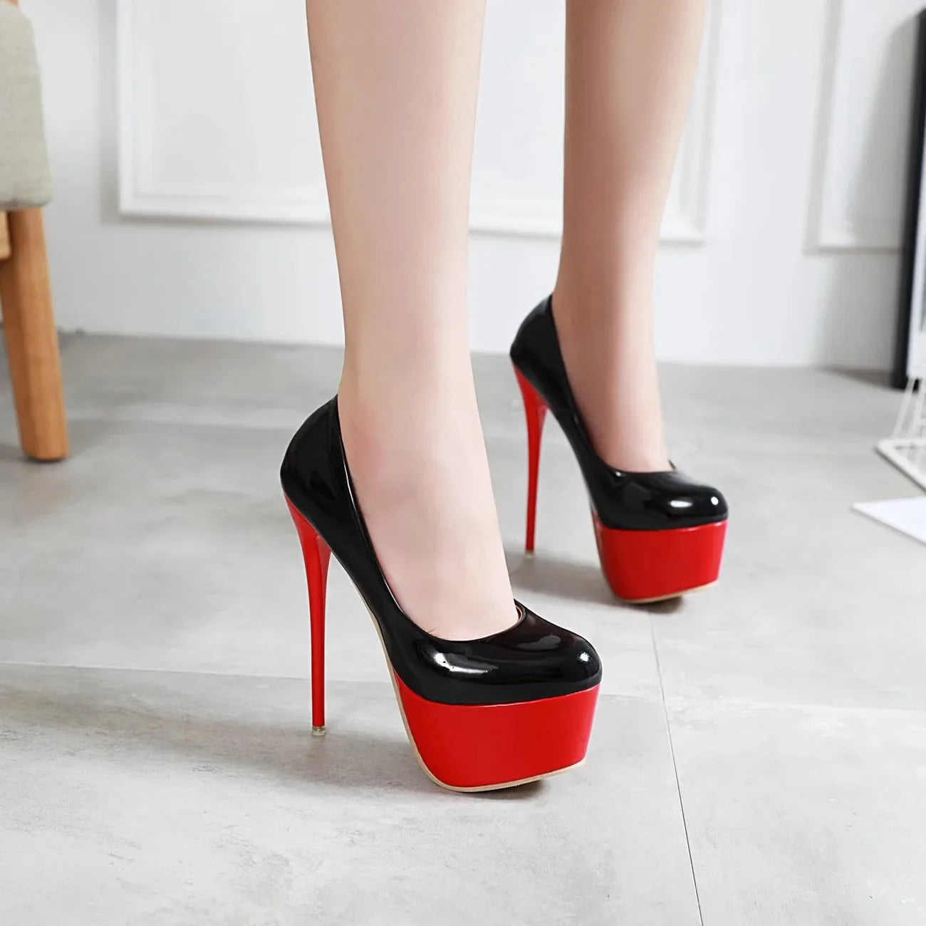 Zapatos de tacón alto sexis con plataforma impermeable para mujer, nuevos zapatos de primavera con tacón fino, material de PU, punta redonda, suela de goma
