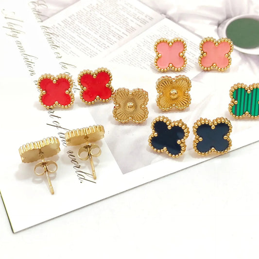 Pendientes de nácar con cuatro hojas de acero inoxidable con diseño de hierba de la suerte, chapados en oro y con retención de color, versátiles para mujer