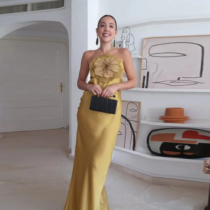 Elegante vestido de fiesta para mujer, con flores 3D, estilo halter, sin mangas, espalda descubierta, de satén estilo sirena, para mujer, verano 2025, elegante vestido de noche para mujer.