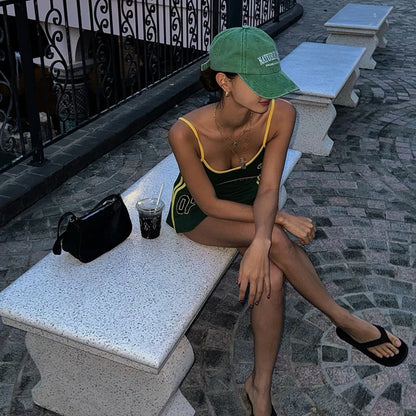 Vestido de verano sexy, estilo europeo y americano, para mujer, sin mangas, mini, ajustado, con falda de tirantes baja, estilo Y2K, ideal para la playa.