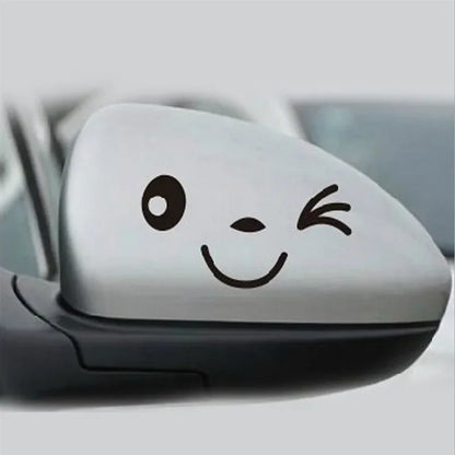2 pegatinas reflectantes con sonrisa para espejo retrovisor de coche, diseño de cara sonriente de dibujos animados para todos los coches.