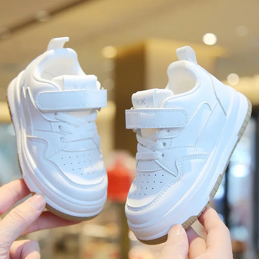 Zapatos blancos para niños, primavera y otoño, deportivos, antideslizantes, ligeros, de suela blanda, informales.