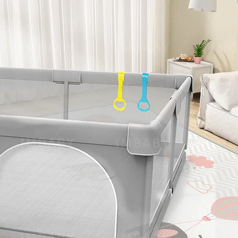 Corralito para bebés IMBABY gris claro con anilla de tiro, barrera de seguridad para niños, cerca y caja de pelota para juegos.