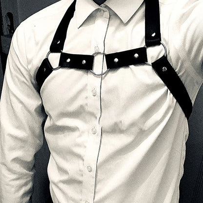 Arnés de cuero de moda para hombre, correas de pecho, cinturón de disfraz de cuero sintético para hombre, correas de corsé ajustables para el cuerpo y los hombros.