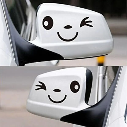 2 pegatinas reflectantes con sonrisa para espejo retrovisor de coche, diseño de cara sonriente de dibujos animados para todos los coches.