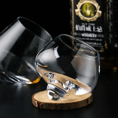 Copas de coñac, copas de whisky, copas de licor, cerveza casera, vino tinto, vaso de roca, vaso de agua