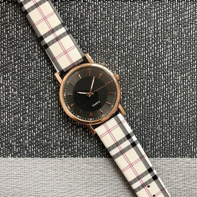 Reloj para hombre Nuevo reloj informal con cinturón a cuadros simple y moderno con caja de oro rosa y reloj de cuarzo a cuadros