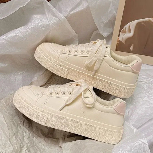 Zapatos de mujer de cuero con suela gruesa y cremosa, de corte bajo, elegantes y versátiles, estilo nuevo para otoño, para estudiantes, planos