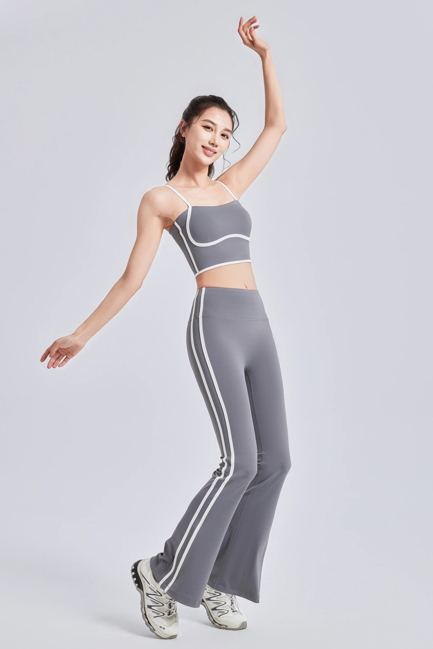 Conjunto de yoga a rayas para mujer, ropa de gimnasio, sujetador deportivo sexy, pantalones acampanados de cintura alta, pantalones de fitness para correr y levantar la cadera, novedad de 2025