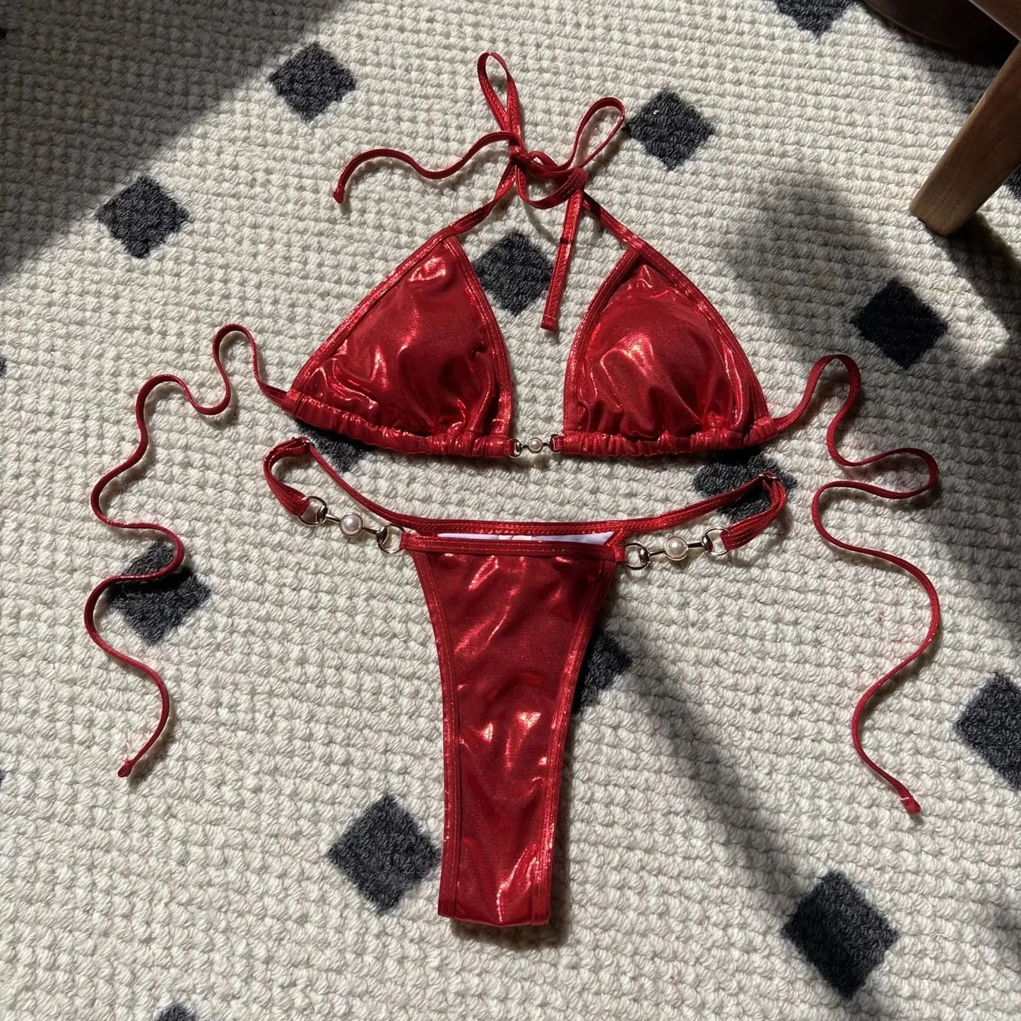Traje de baño bikini sexy con perlas brillantes, gran oferta de la temporada, nuevo traje de baño cruzado, elegante diseño luminoso, ropa interior femenina atractiva