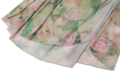 Vestido largo elegante con estampado floral, tirantes finos y espalda descubierta. Vestido ajustado con abertura alta y fruncido. Ideal para la playa, vacaciones o fiestas.