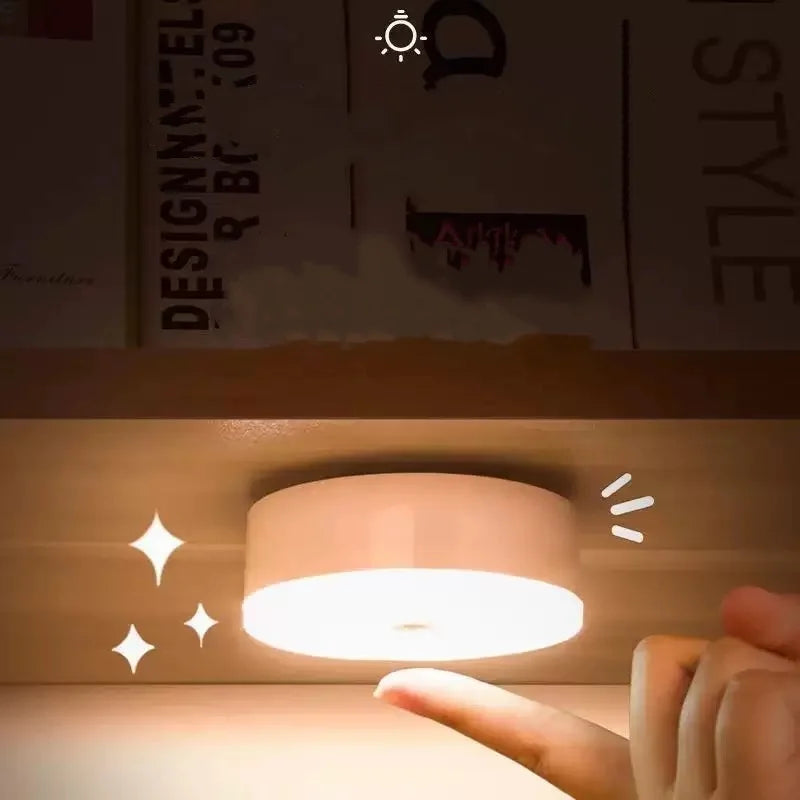 Lámpara de noche LED portátil redonda, recargable por USB, con sensor táctil y sensor de ahorro de energía. Recargable por USB. Ideal para pasillos, habitaciones y dormitorios.