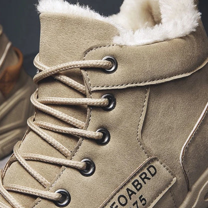 Nuevos zapatos de invierno de caña alta para hombre, botas de nieve para exteriores para hombre, zapatos de algodón con forro polar de moda, zapatos casuales cómodos de marca de tendencia.