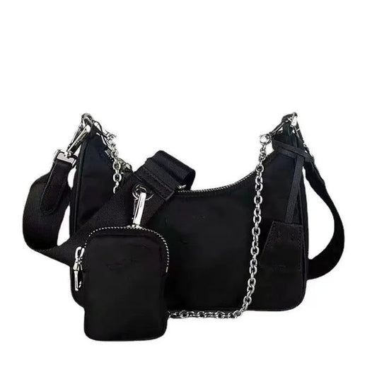 Bolso de hombro tipo hobo informal de nailon impermeable para mujer, moderno, con cadena negra decorativa, cruzado hasta la axila con monedero pequeño
