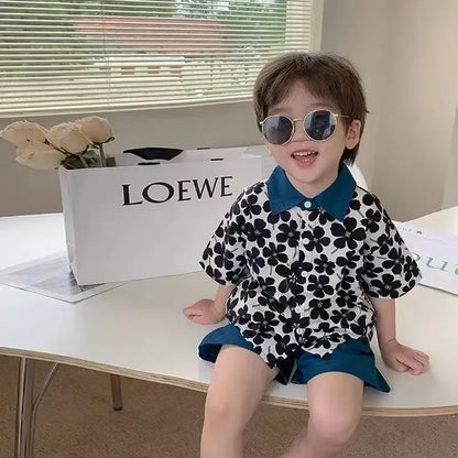 Ropa para niños 2025, nuevo traje de flores de moda para bebé, camisa de manga corta, pantalones cortos, elegante conjunto de dos piezas de pantalones cortos casuales retro.