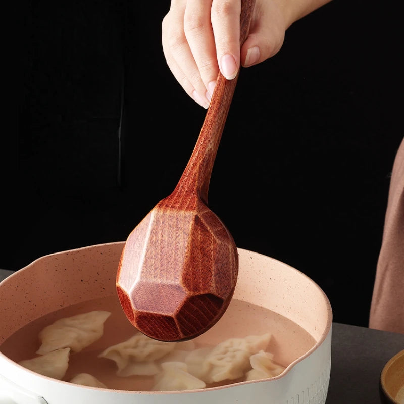 Cuchara de sopa grande de madera creativa con mango largo y forma de tortuga, ideal para comer en restaurantes domésticos.