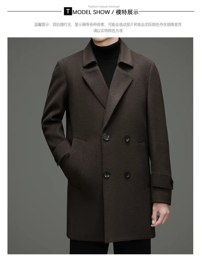 Abrigo de lana de doble faz para hombre, suave y cálido, ideal como prenda esencial. Incluye chaleco de plumas y forro. Color negro café. Estilo clásico.