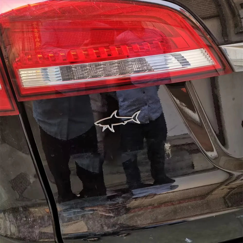 Pegatina de metal 3D para coche, emblema de tiburón y pez, calcomanías para tapa de combustible de motocicleta, decoración, logotipo, accesorios para coche