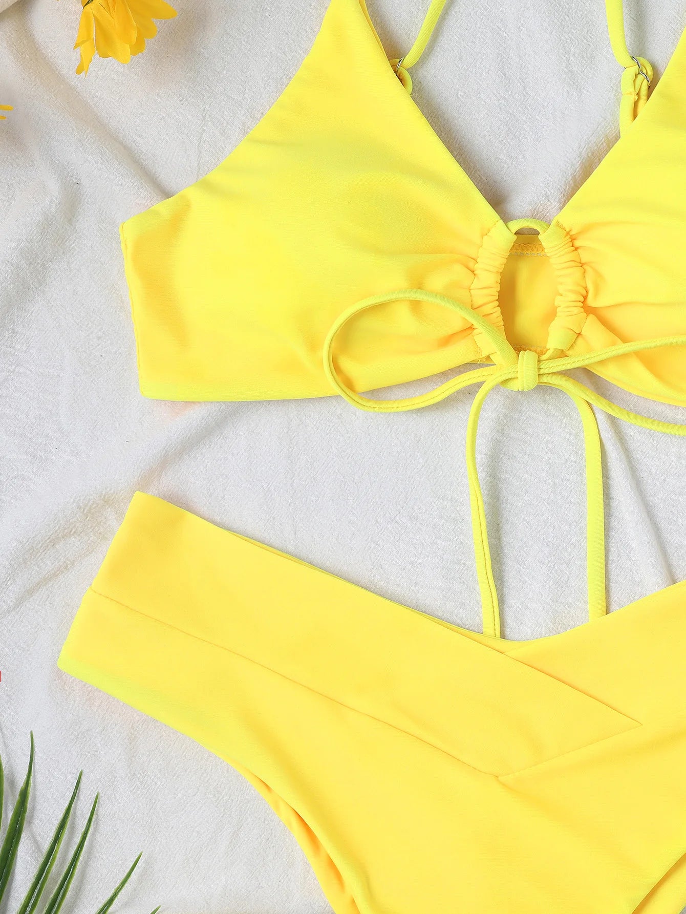 Nuevo conjunto de bikini de alta elasticidad para verano de 2025, dos piezas, color sólido, con cordones, traje de baño sexy para mujer, traje de baño de playa.