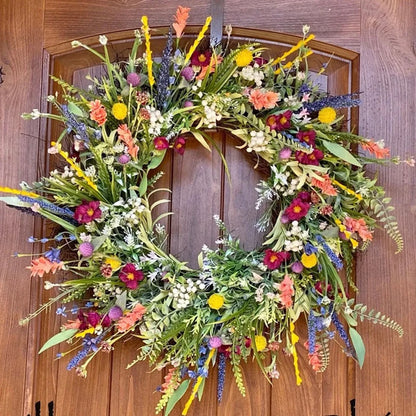 Las coronas artificiales grandes son adecuadas para la decoración interior de ventanas y puertas de entrada y se pueden usar como adornos para fiestas.