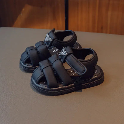 Sandalias para niños, novedad de verano 2024, moda para niños y niñas, color sólido, con cierre de velcro, antideslizantes, suela suave, decoración metálica versátil.