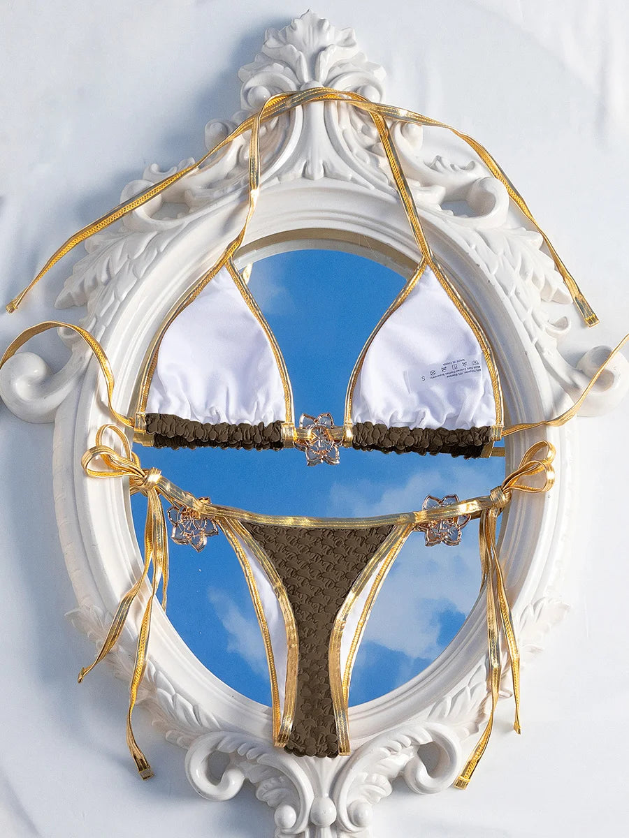 Bikini de dos piezas con cuello halter y fruncido de flores de metal para mujer