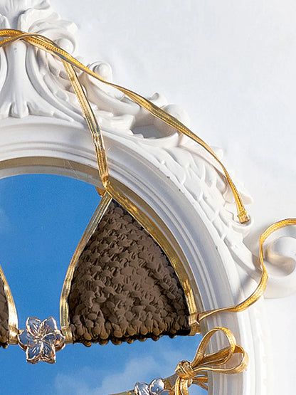 Bikini de dos piezas con cuello halter y fruncido de flores de metal para mujer